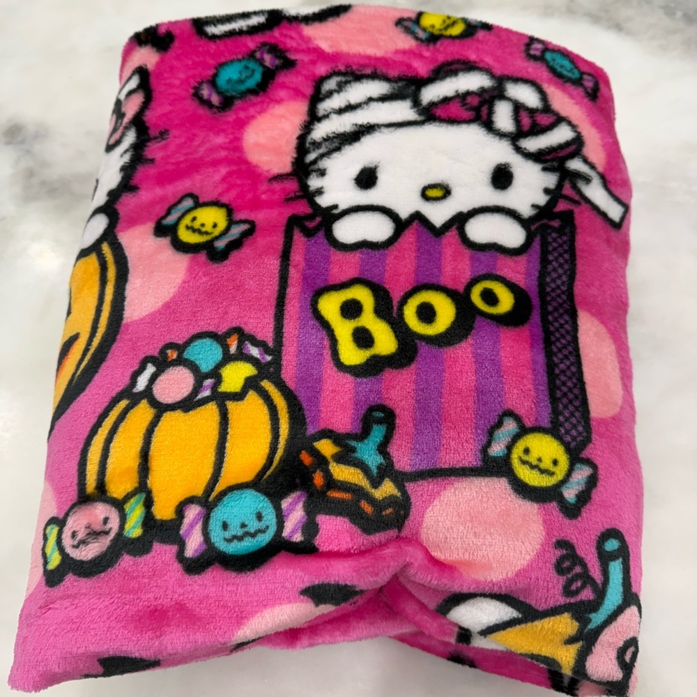 Hello Kitty Pink HALLOWEEN vampire pumpkin Blanket - Picture 3 of 5